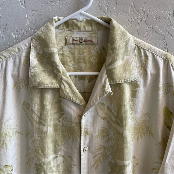 Tommy Bahama 100% Silk‎ Button Down Short Sleeve Tropical Hawaii Shirts Size: M - Picture 7 of 10